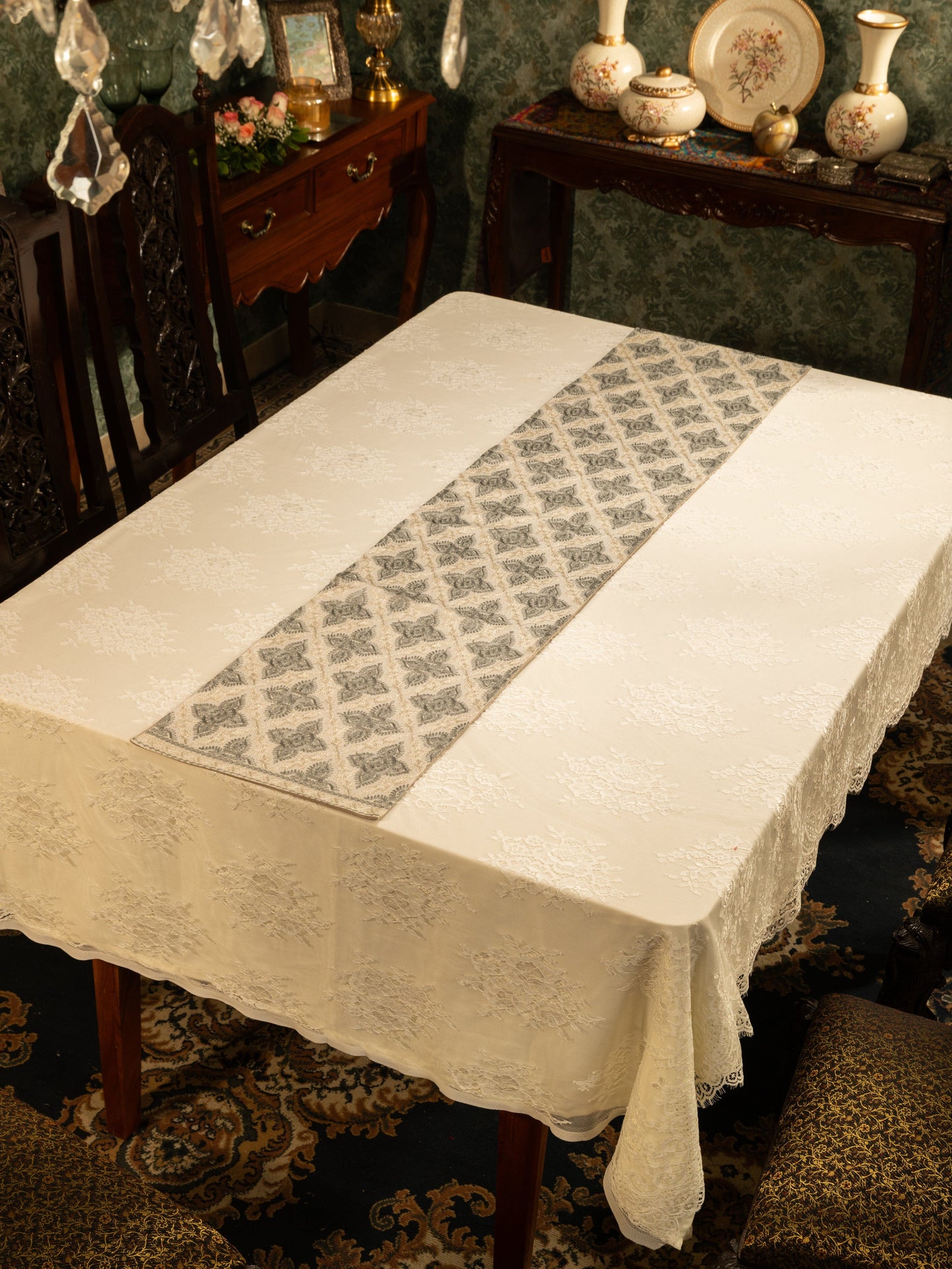 Pashtush India Gift Pack Pashtush Luxury Table Runner, Nalki Embroidery Collection, Ivory