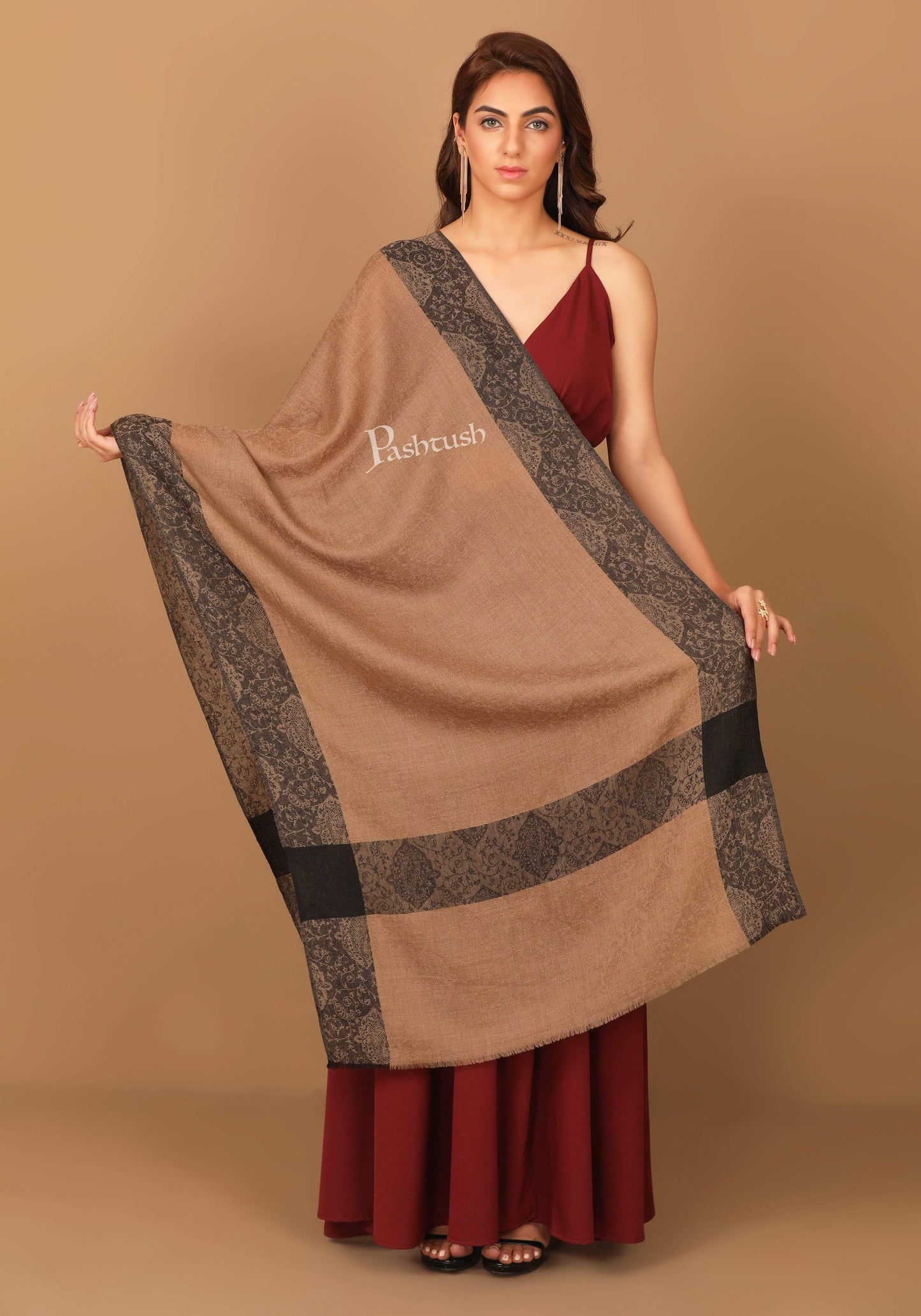Pashtush India 70x200 Pashtush Women's Reversible Stole, with Paiseley weave, Neutral Beige and Black