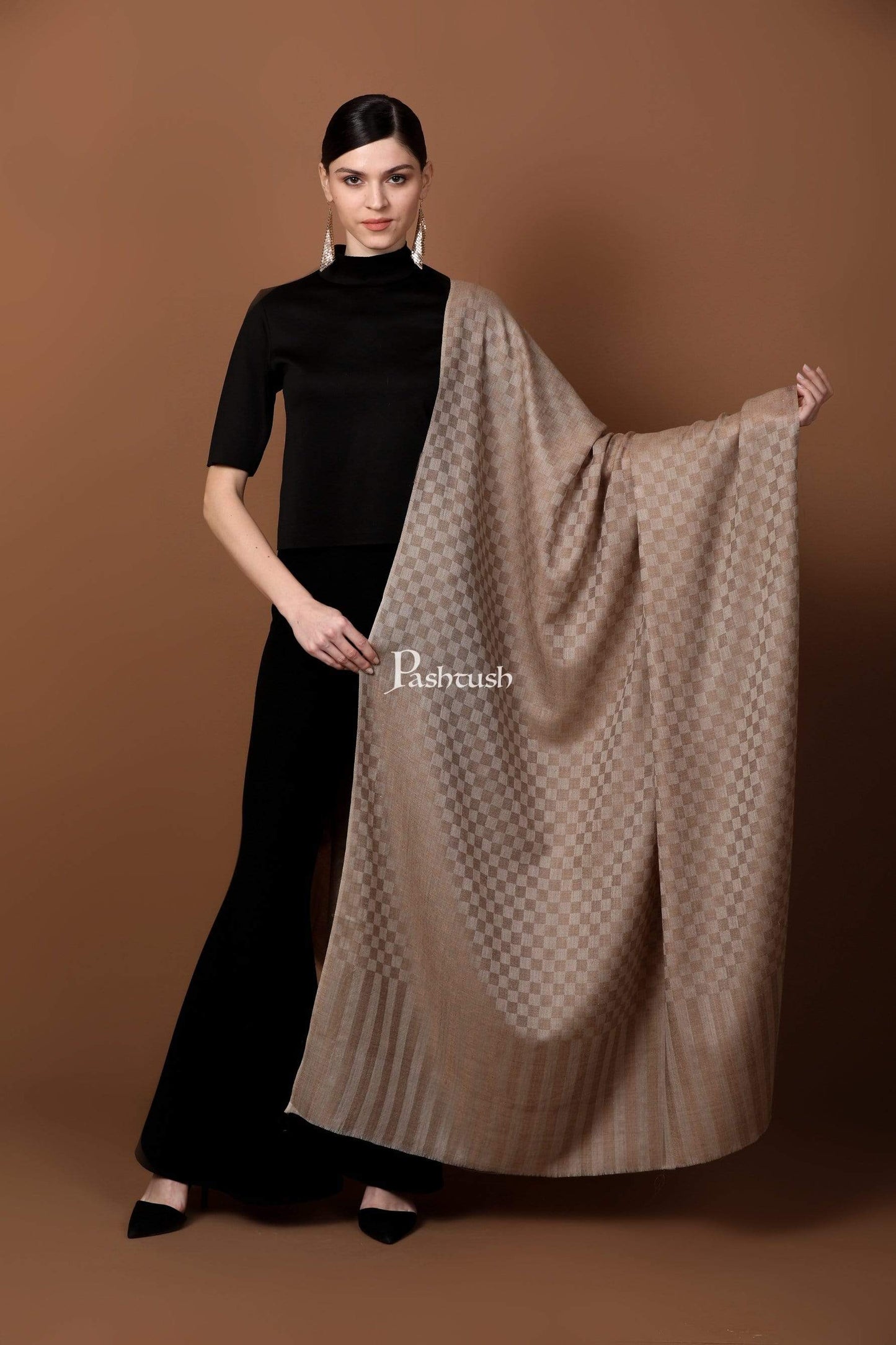 Pashtush Store Shawl Pashtush Womens Checkered Shawl, in Extra Soft Fine Wool, Large Size