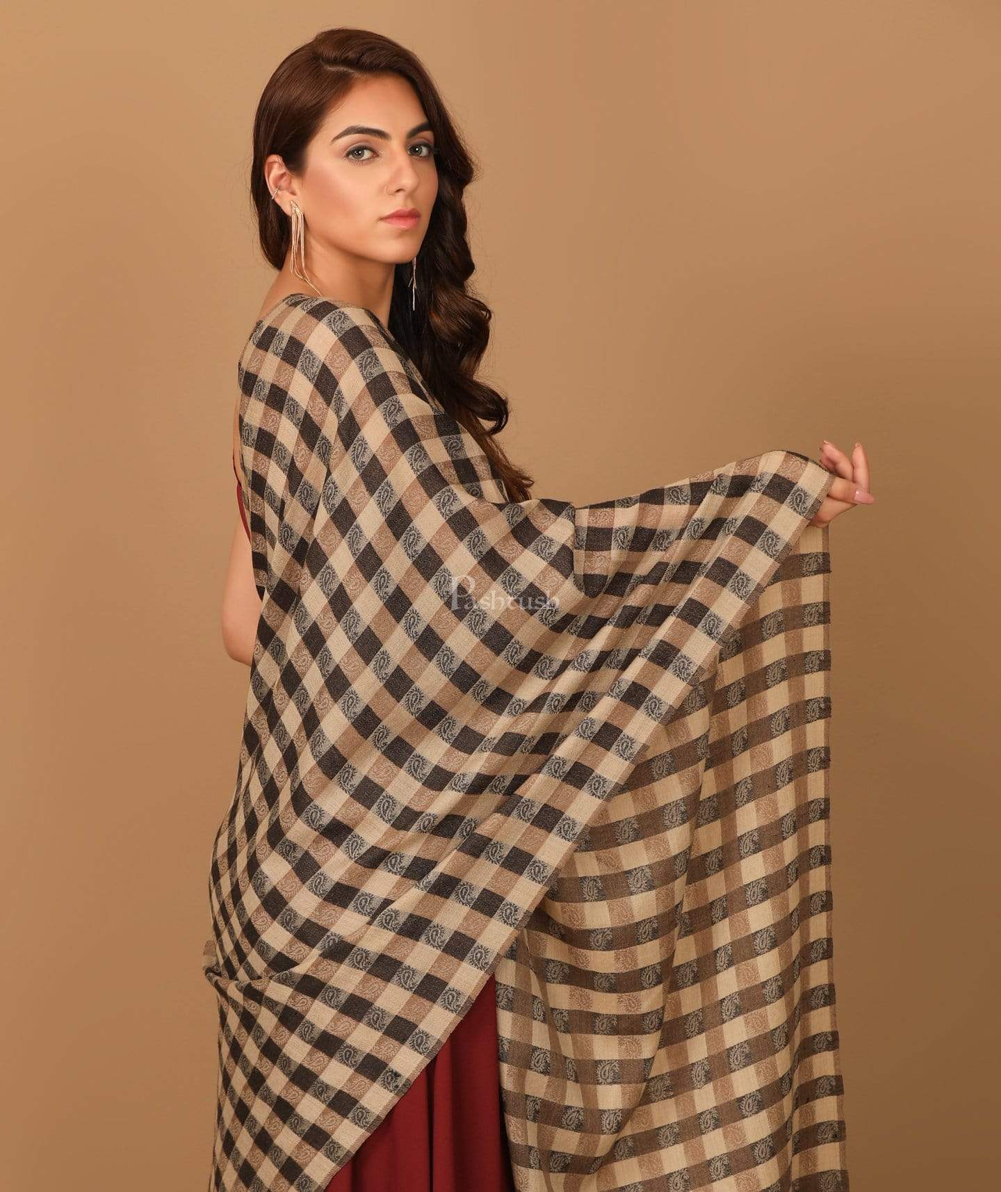 Pashtush India Stole Pashtush Womens Luxury Wool Checkered Scarf,  Reversible, Extra-Fine, Black and Beige