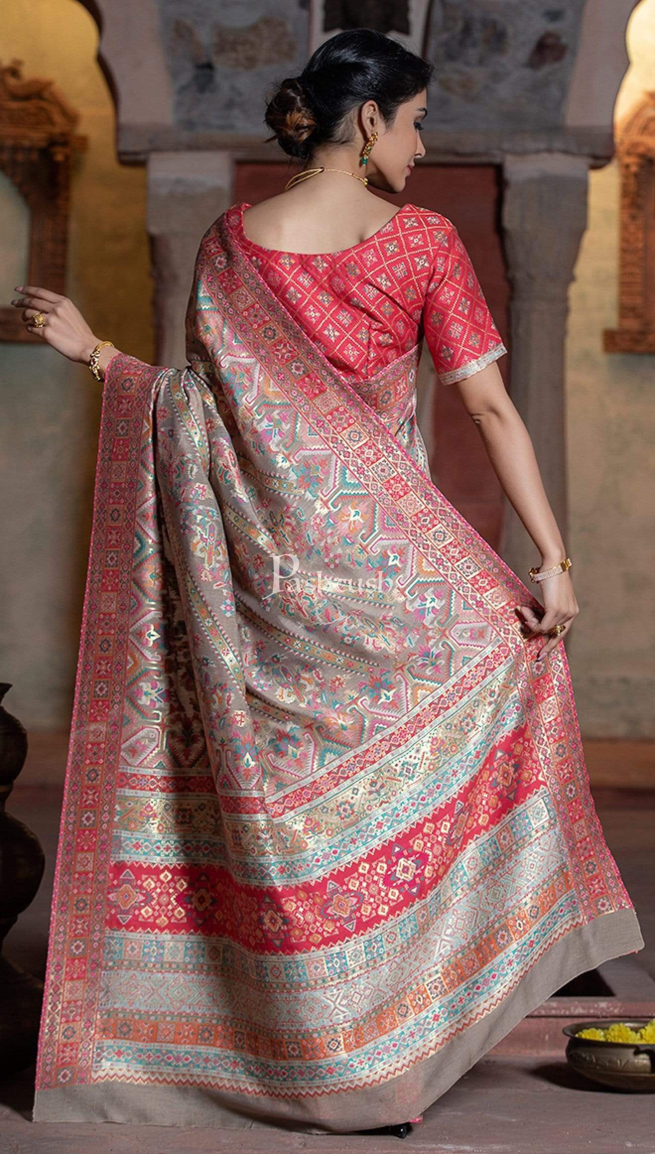 Pashtush Shawl Store 5.80 m x 1 m Pashtush Womens Saree, Aztec Weave, Mellow Beige, Extra Fine Silk