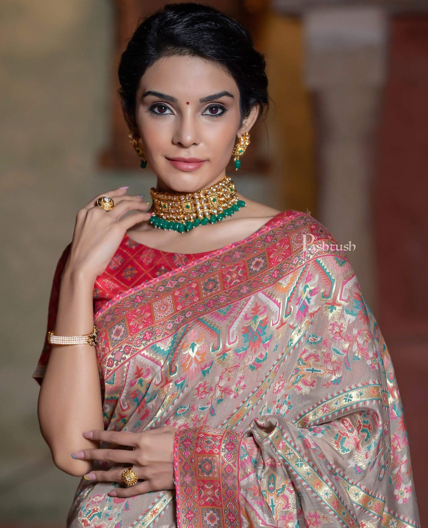 Pashtush Shawl Store 5.80 m x 1 m Pashtush Womens Saree, Aztec Weave, Mellow Beige, Extra Fine Silk