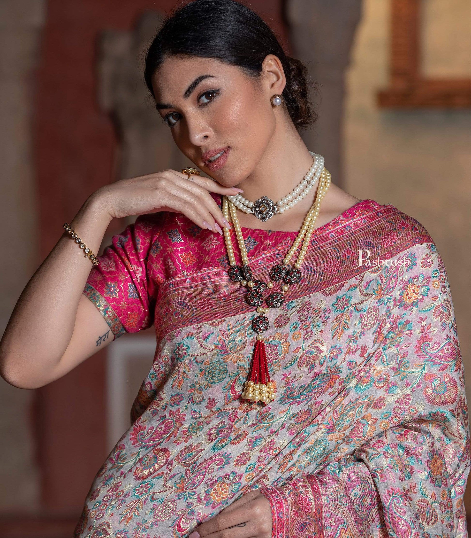 Pashtush Shawl Store 5.80 m x 1 m Pashtush Womens Saree, Kaani Weave, Extra Fine Silk, Pastel Blooms