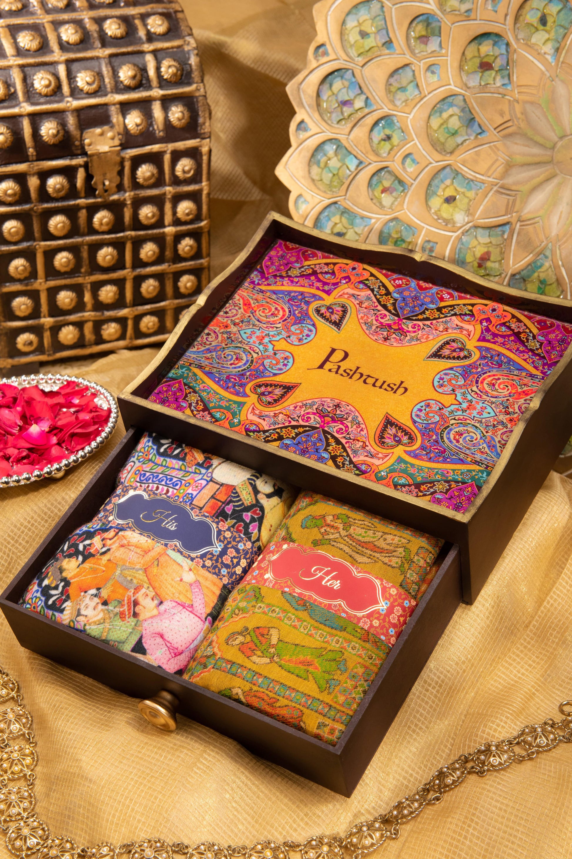 Pashtush India Gift Pack Pashtush His And Her Gift Set Of 100% Pure Wool Printed Stole and Darbar Shawl With Wooden Chester Box, Multicolour