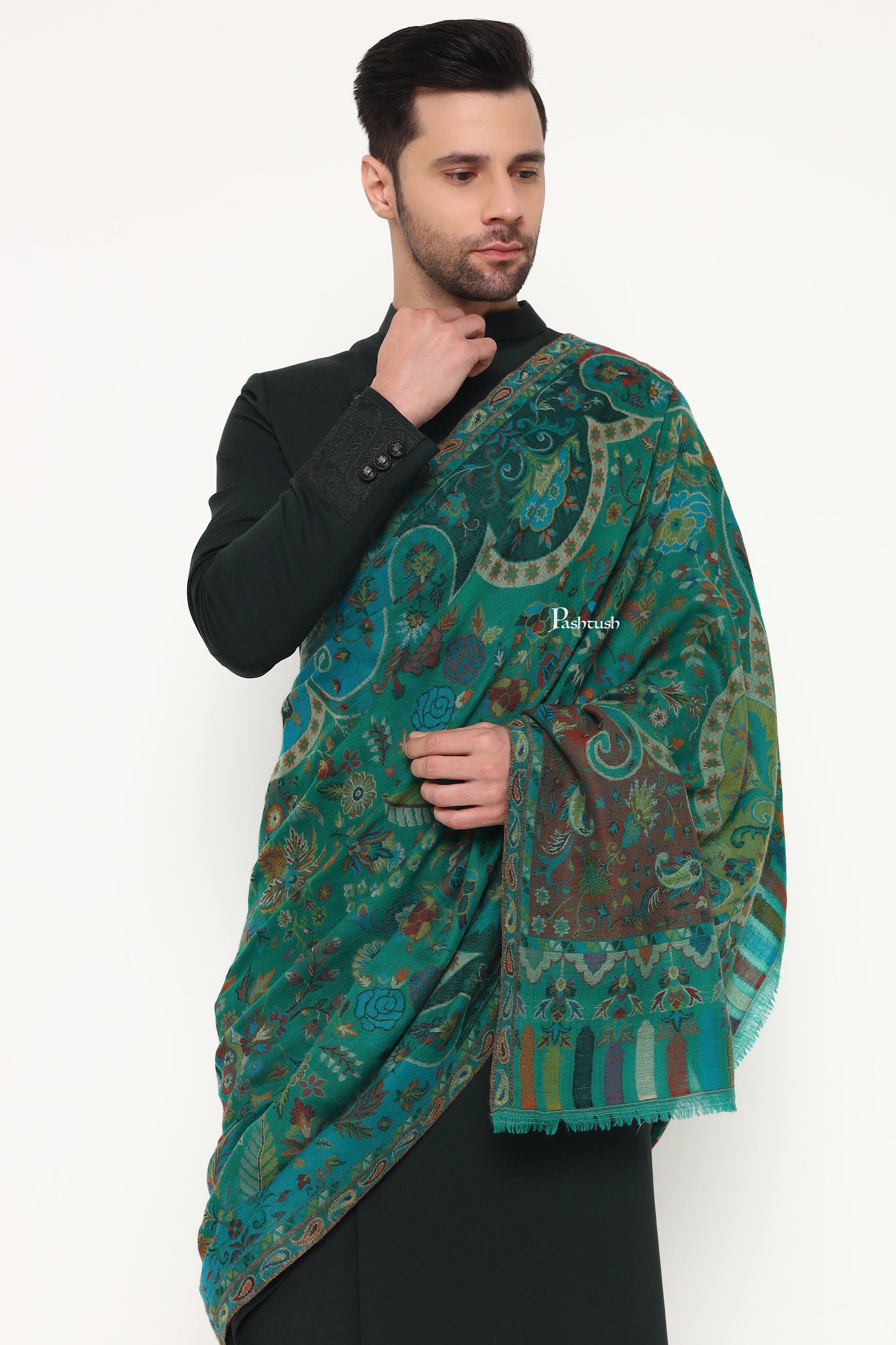 Pashtush India Gift Pack Pashtush His and Her Gift Set of 100% Pure Wool Stoles, Green and Black, Packaged in Keepsake Wooden Chester Gift Box