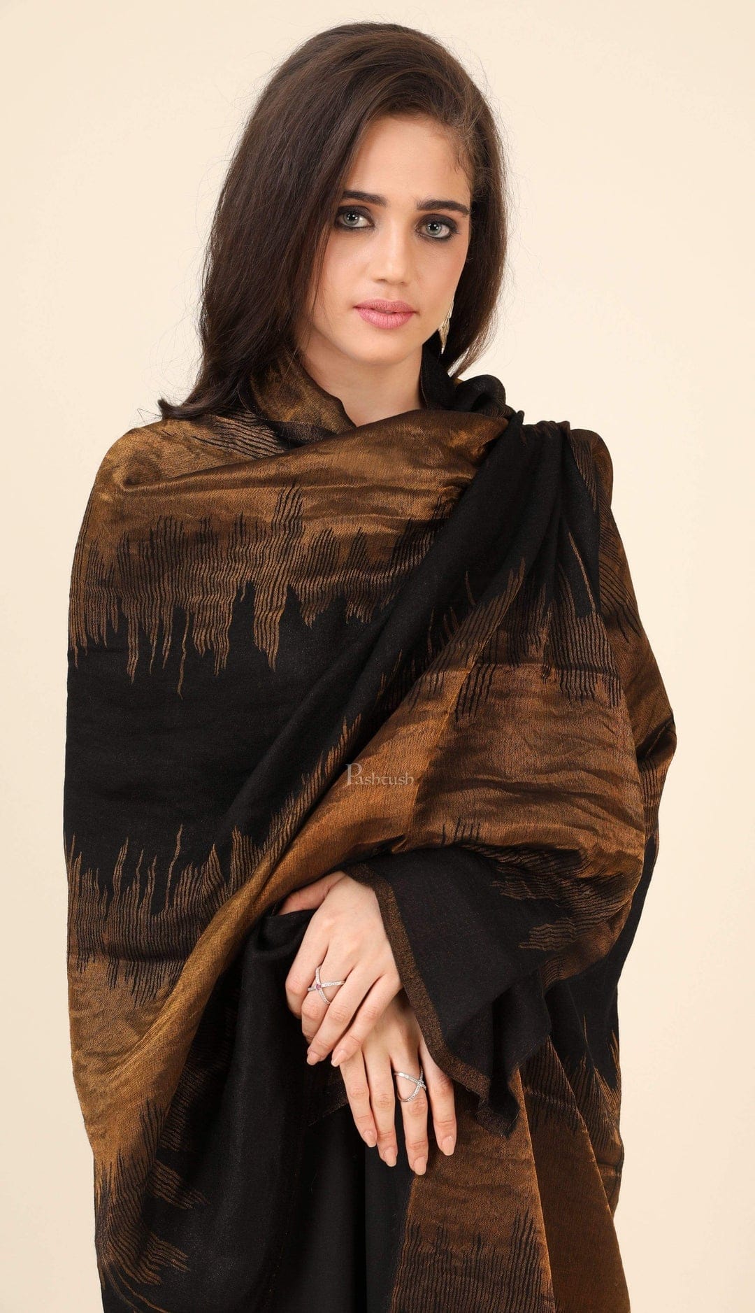 Pashtush India Gift Pack Pashtush His and Her Gift Set of Twilight Stole and Shawl, Emerald Green and Black, Packaged in Keepsake Wooden Chester Gift Box