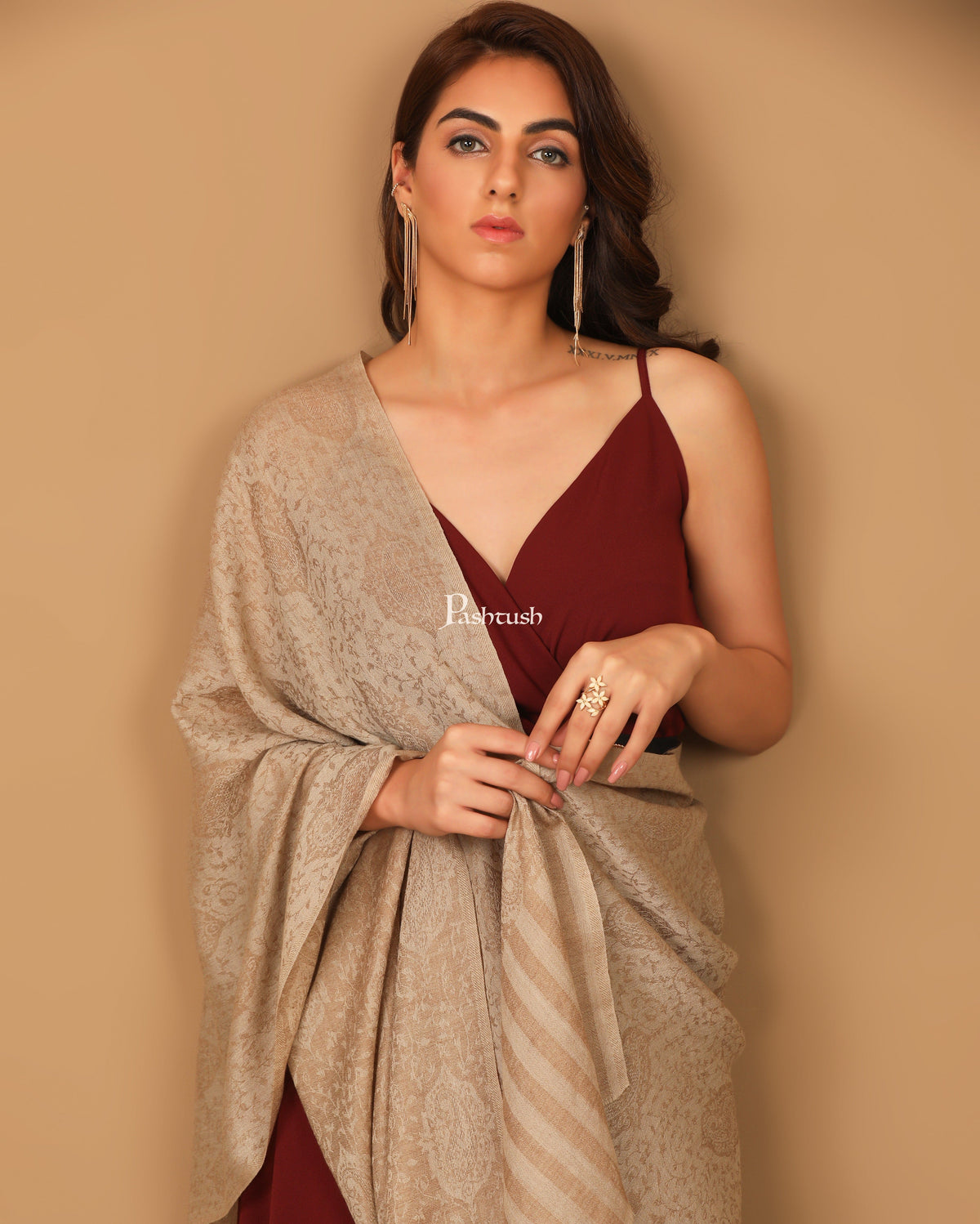 Pashtush India Gift Pack Pashtush His And Her Set Of Fine Wool Stoles, Premium Gift Box Packaging, Black & Beige