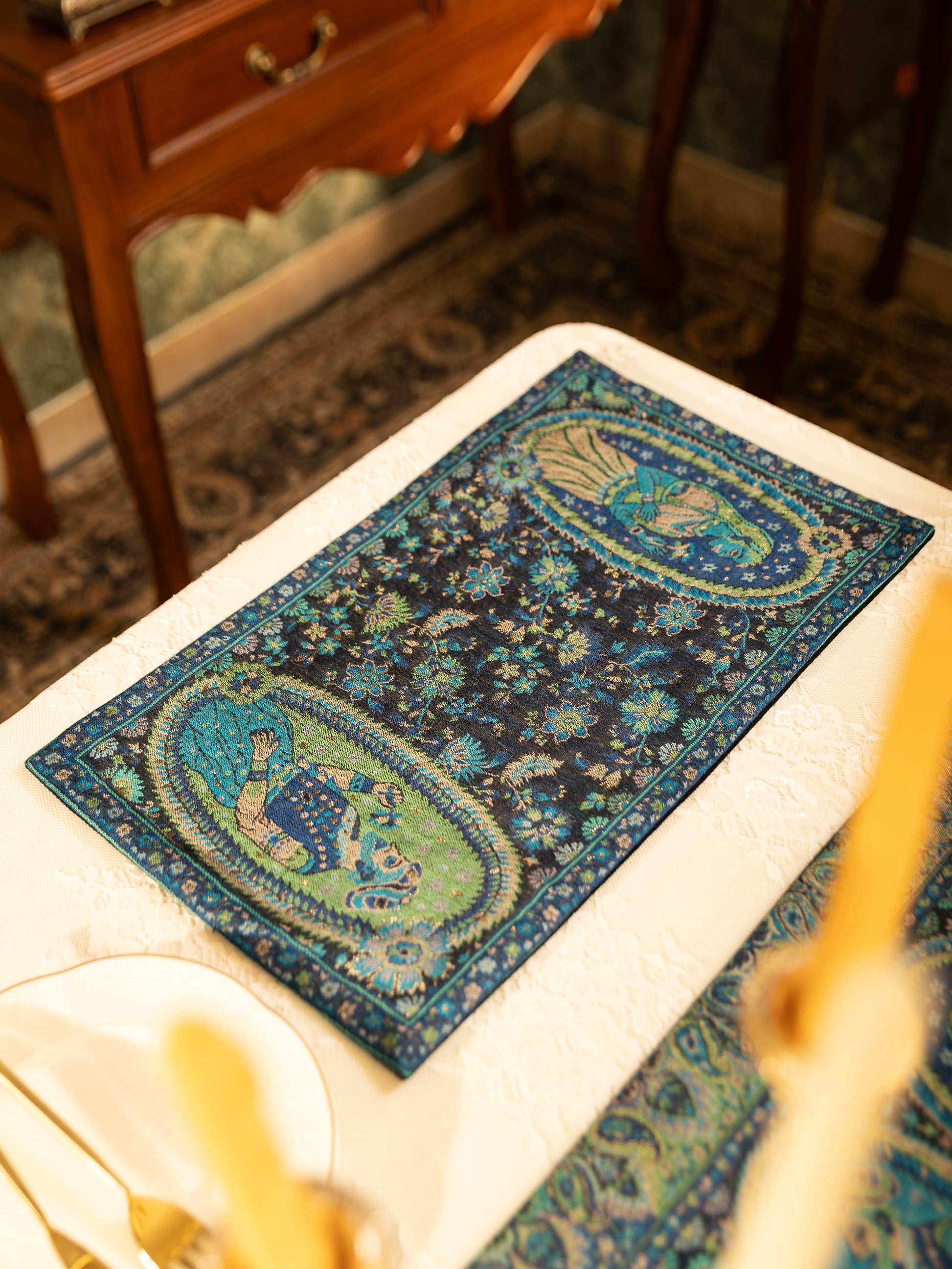 Pashtush India Gift Pack Pashtush Luxury Table Runner with Mats Set, Twilight Collection, Multicolour