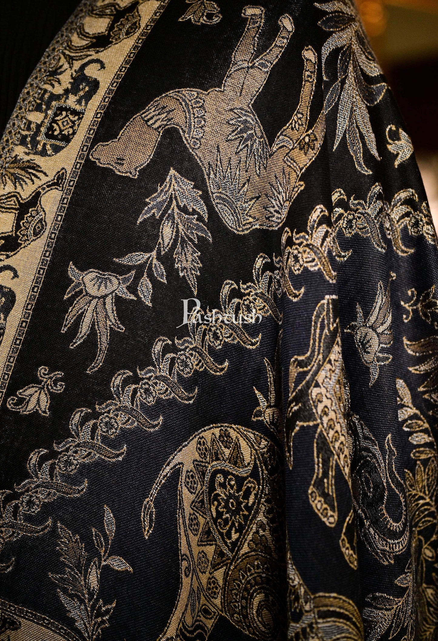 Pashtush India 70x200 Pashtush Mens Bamboo Reversible Stole, Safari Animals, Elephant Design, Black