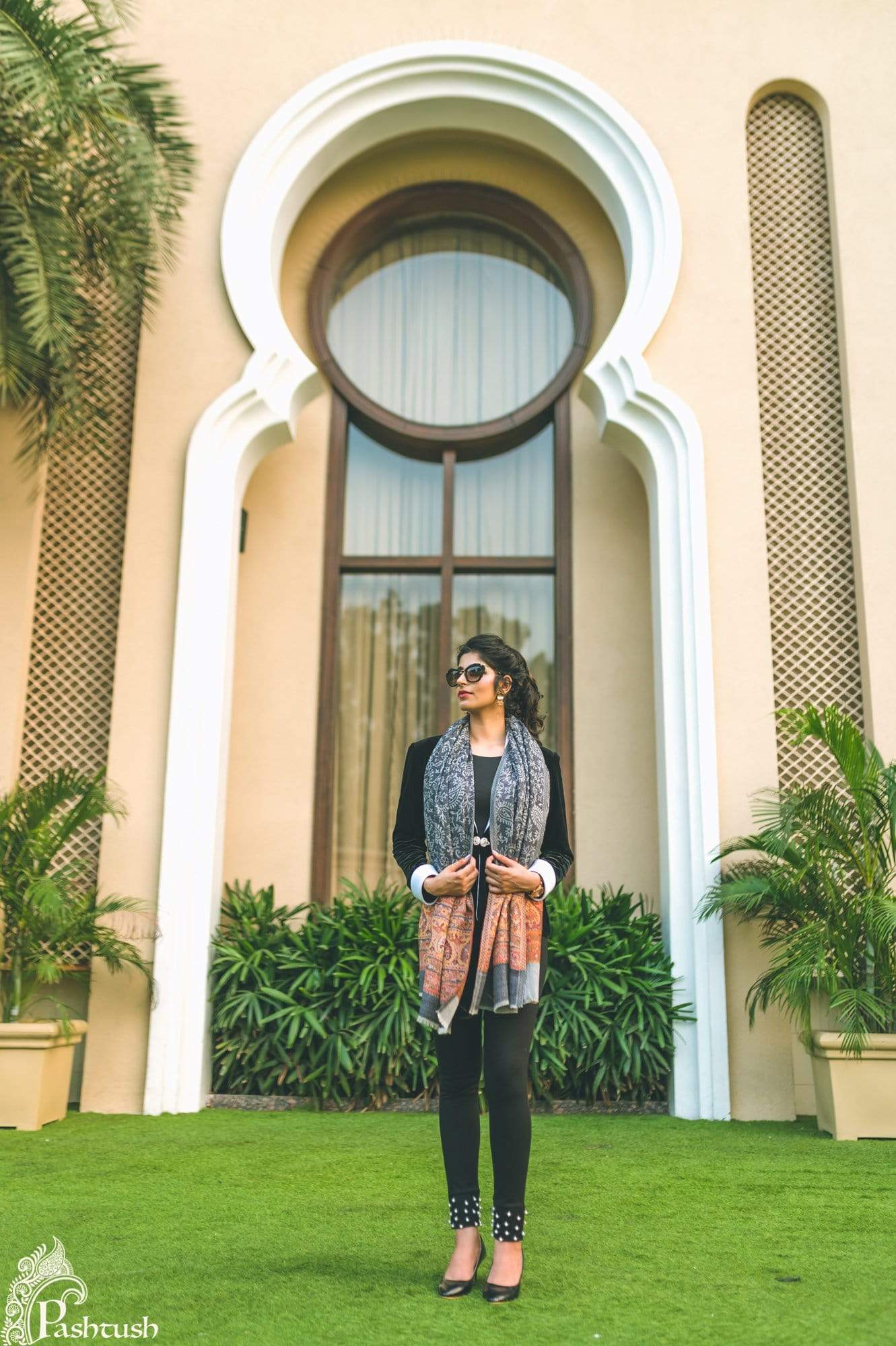 Pashtush India 70x200 Pashtush Women's Reversible Stole, Chanting Paisley Weave Scarf, Black