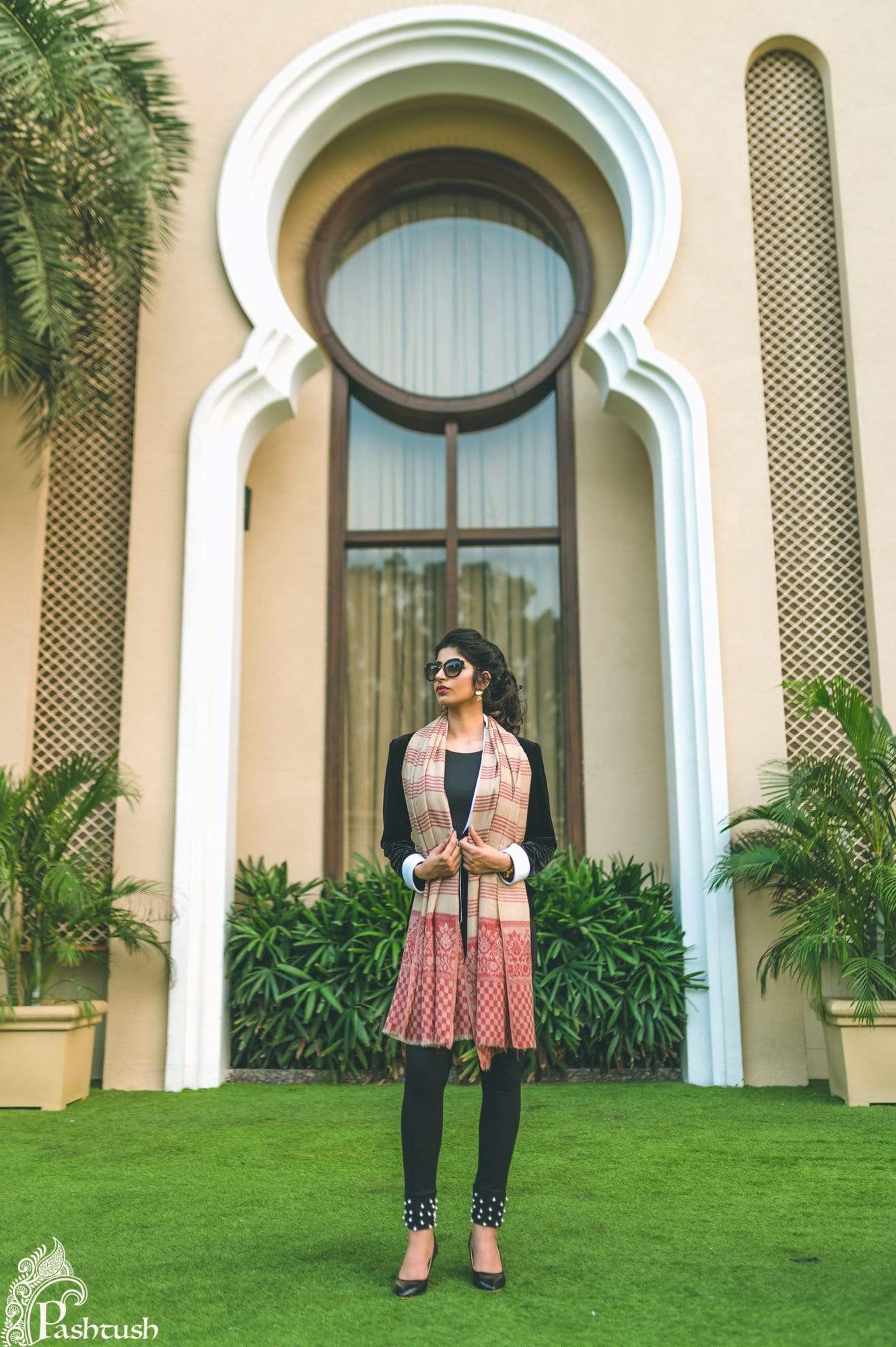 Pashtush Store Stole Pashtush Women's Reversible Stole with jacquard Weave, Beige and Maroon