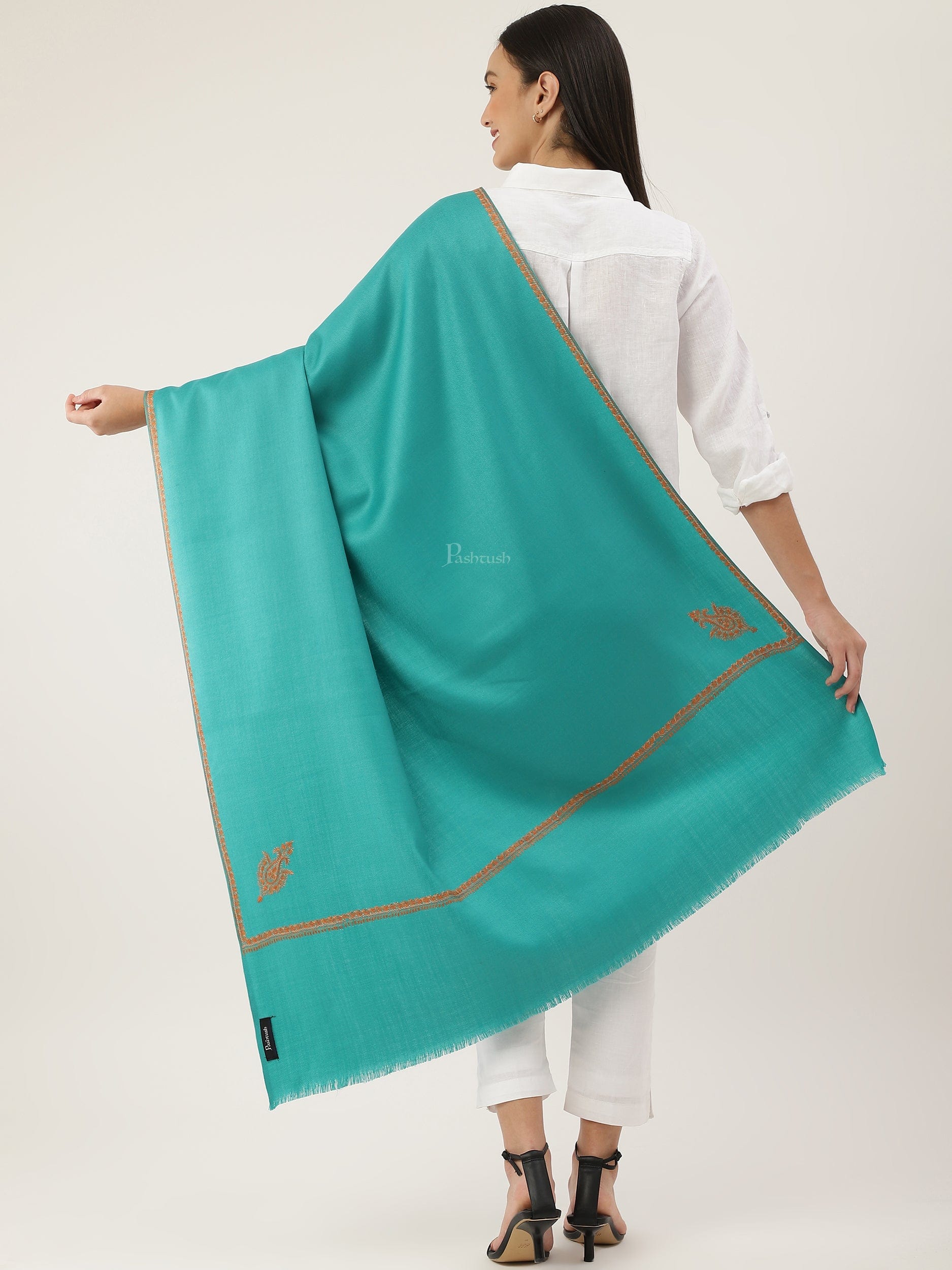 Pashtush India Womens Shawls Pashtush women Woollen shawl, Kingri design, Green