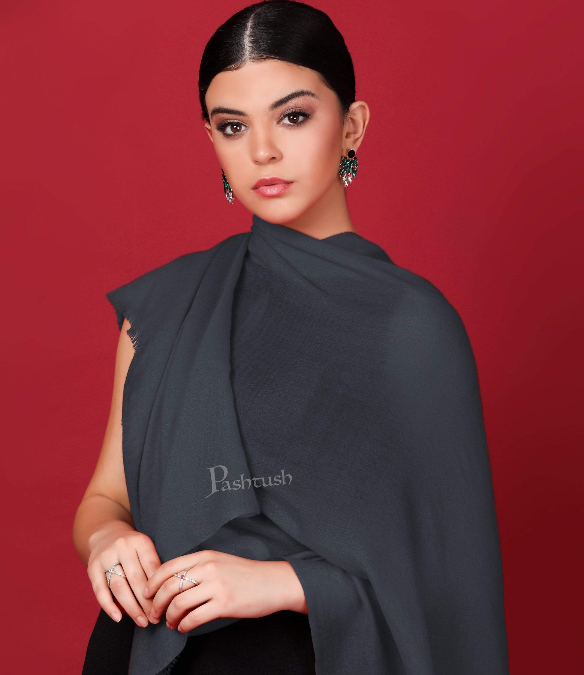 Pashtush India 70x200 Pashtush Womens Cashmere Pashmina Scarf, Diamond Weave, Charcoal Grey