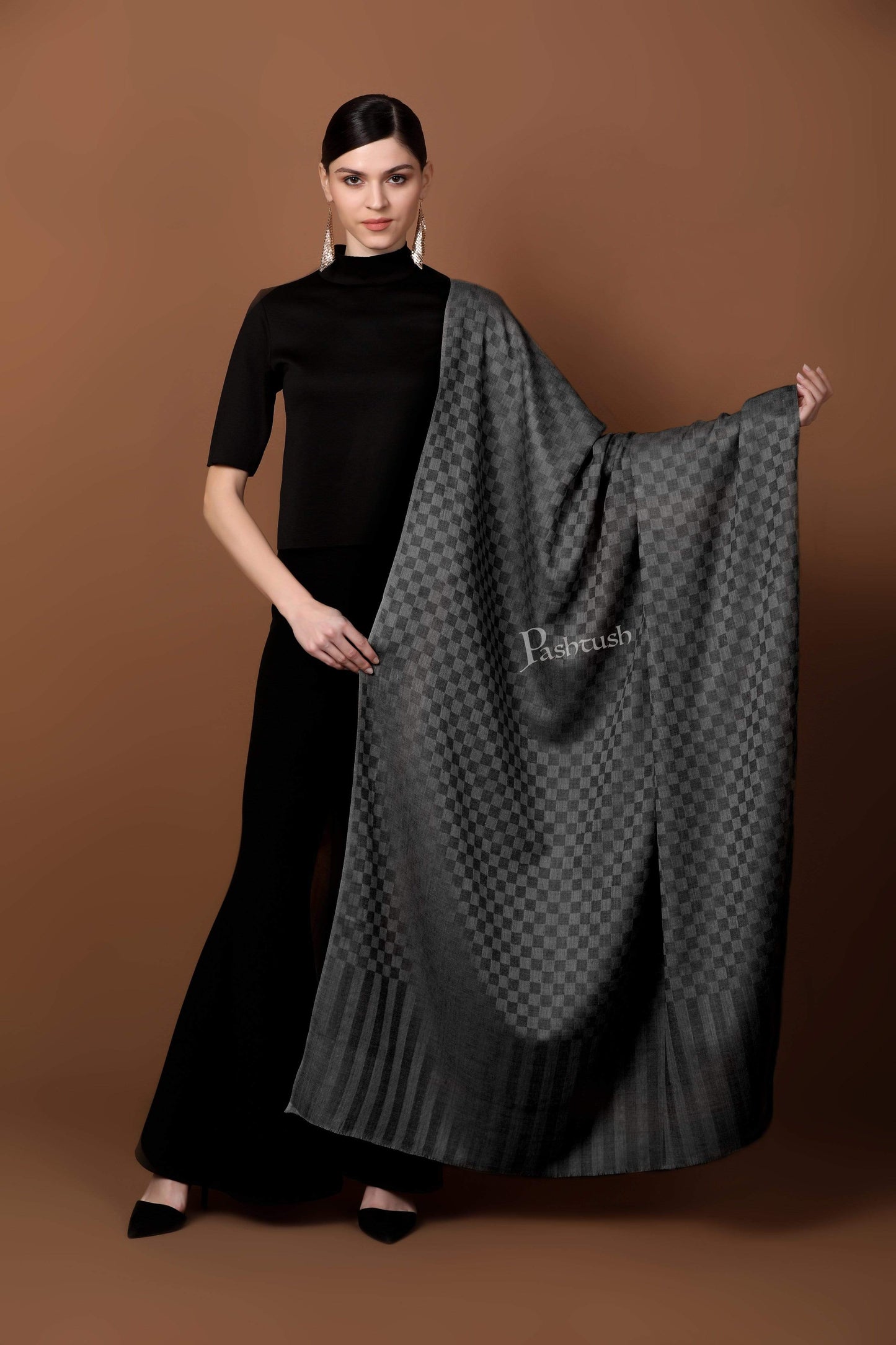 Pashtush Store Shawl Pashtush Womens Checkered Shawl, in Extra Soft Fine Wool, Large Size