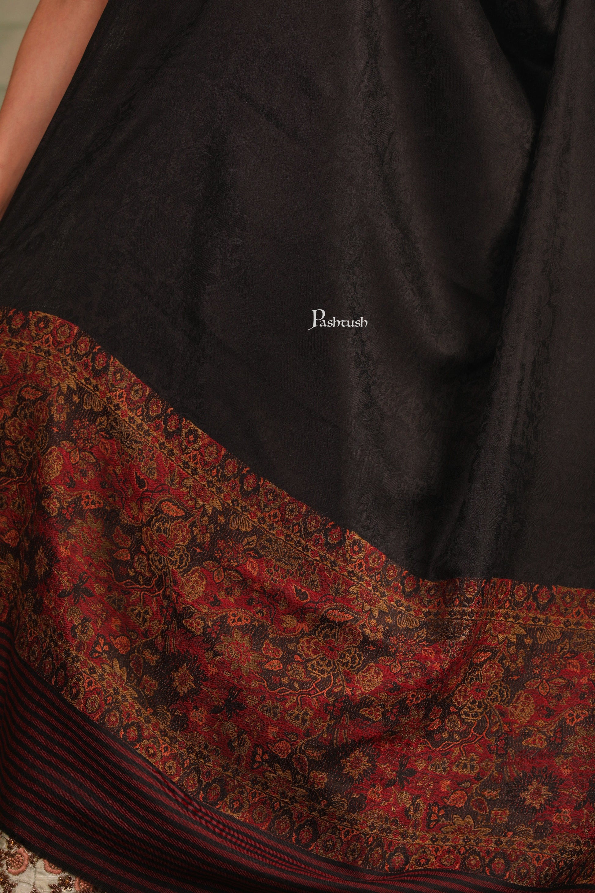 Pashtush India Womens Shawls Pashtush Womens Extra Fine Wool Shawl, Pasiley Palla Design, Black