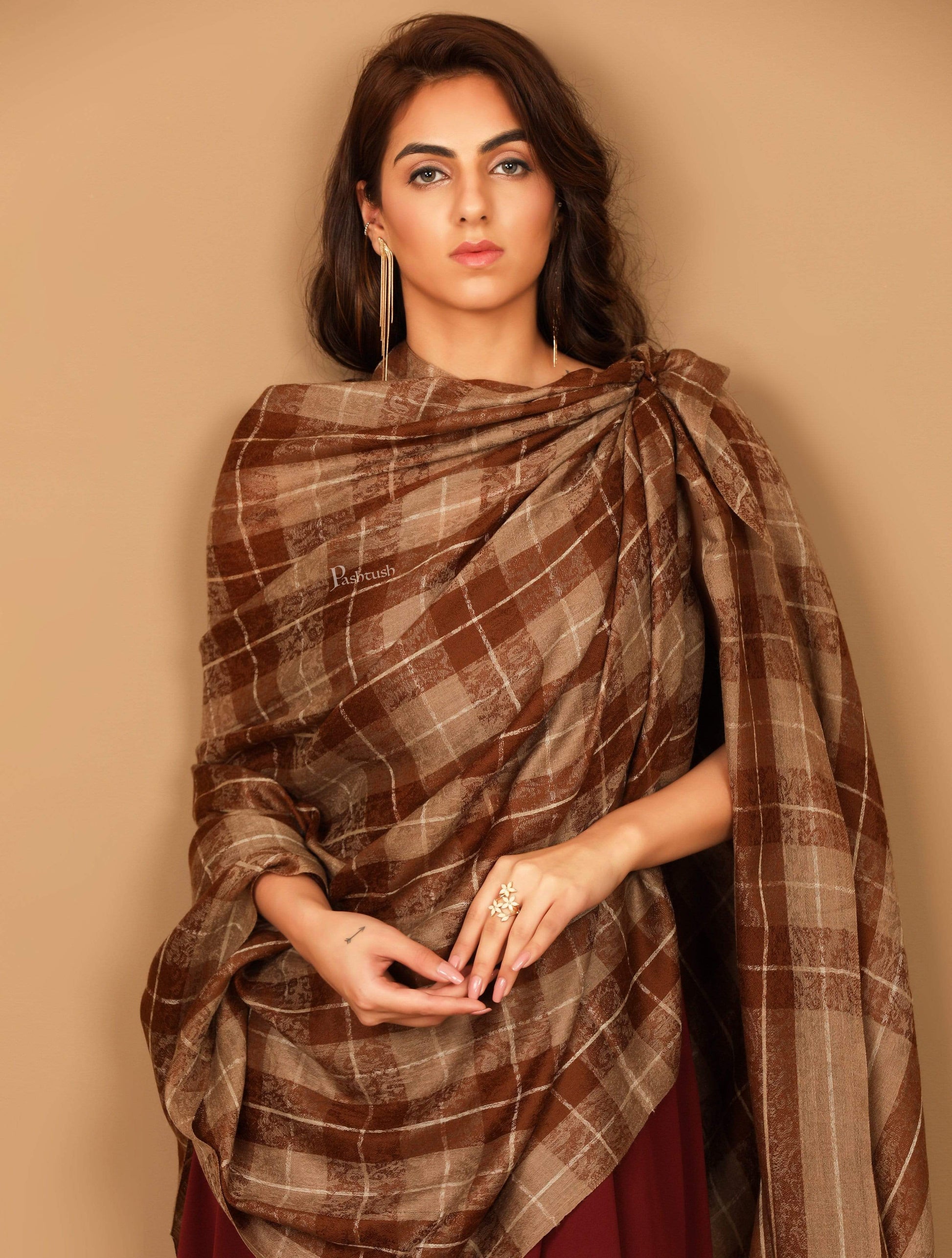 Pashtush Shawl Store Shawl Pashtush Womens Extra Fine Wool Shawl, Soft and Warm, Choco Checks, ( Large Wrap Size )