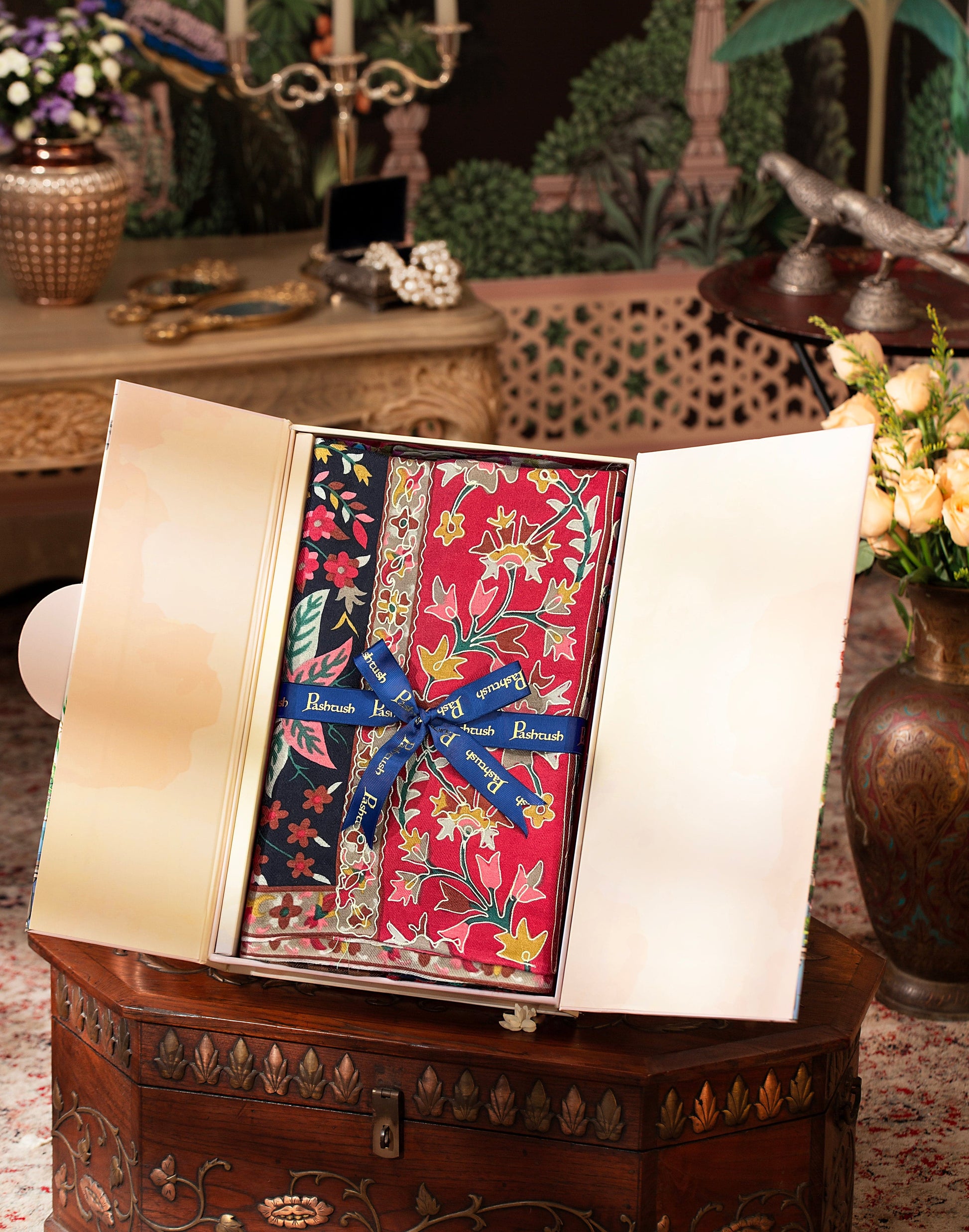 Pashtush India Gift Pack Pashtush Womens Extra Fine Wool Stole, Hand Print Nalki Embroidery  Design, Black