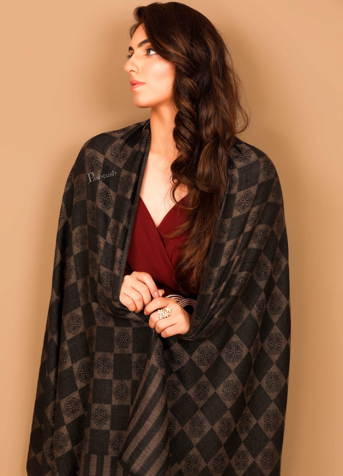 Pashtush Store Stole Pashtush Womens Fine Wool, Soft and Warm, Checkered stole, Espresso Black