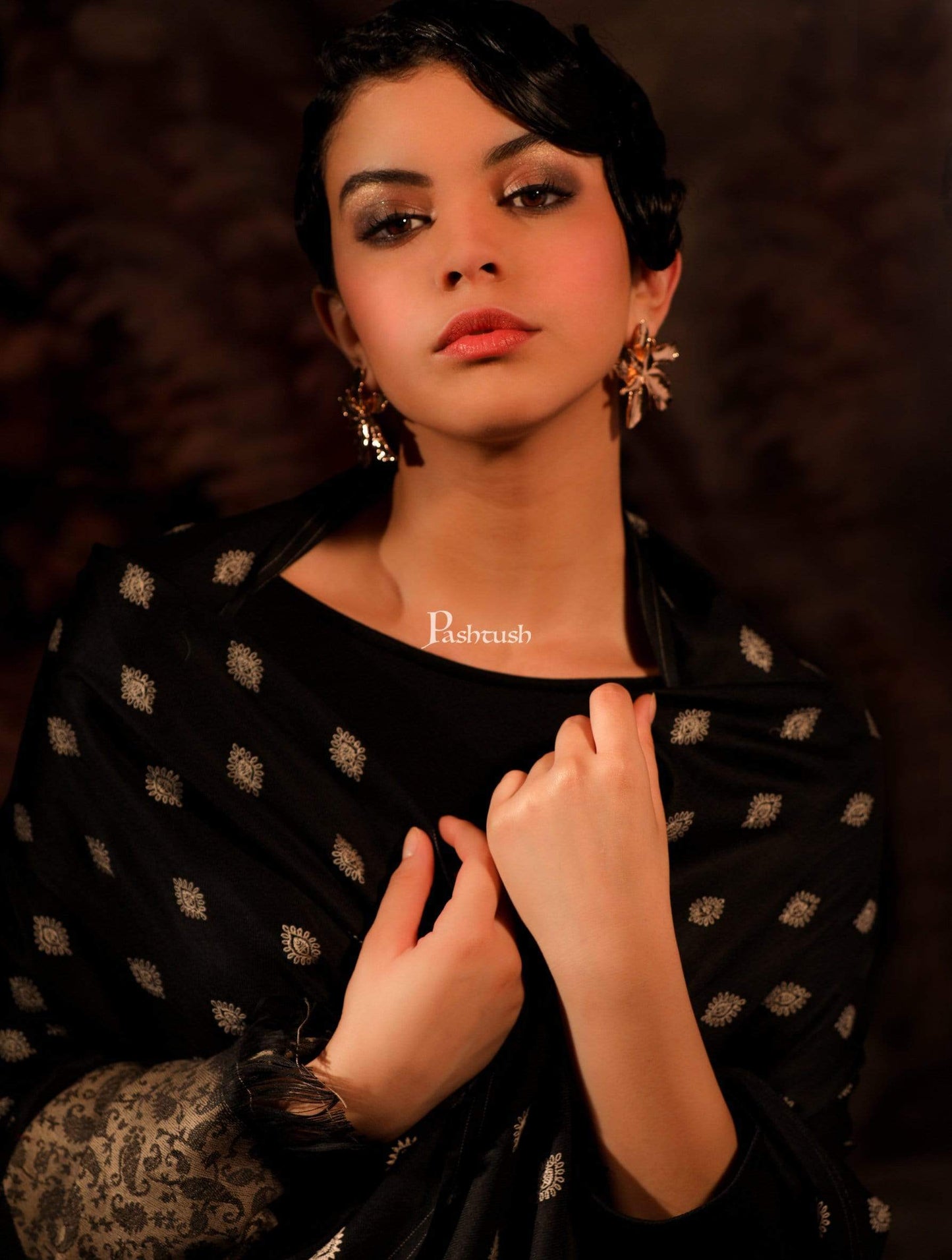 Pashtush India 100x200 Pashtush Womens Kashmiri Embroidery Shawl, Light Weight and Warm, Black and grey