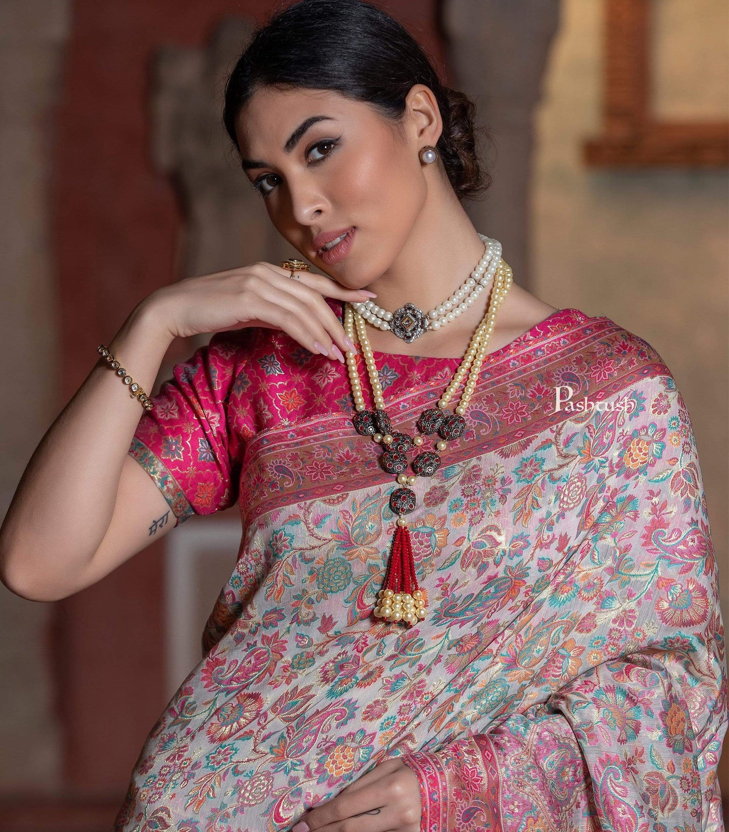 Pashtush Shawl Store 5.80 m x 1 m Pashtush Womens Saree, Kaani Weave, Extra Fine Silk, Pastel Blooms